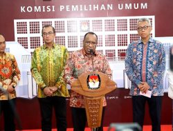 Dukung Pelaksanaan Pemilu 2024, Kemendagri Serahkan Data Agregat Kependudukan per Kecamatan ke KPU