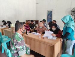 Di Kawal Ketat Babinsa 01 Tambun Ratusan Warga Dapatkan Kartu Keluarga Sehat