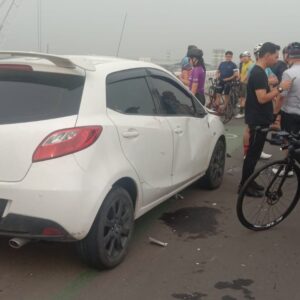 Enam Pesepeda Tertabrak Sedan di PIK 2 Jakarta-Banten Alami Luka-Luka