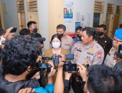 Kapolda Sulsel Datangi RS.Dadi, Jenguk Oknum Polri Yang Coret Dinding Mapolres Luwu