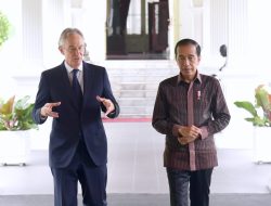 Presiden Jokowi Terima Tony Blair di Istana Merdeka