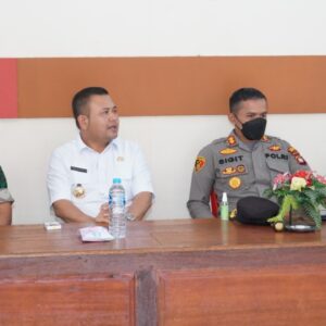 Kapolres Melawi AKBP Sigit Eliyanto Nurharjanto,S.I.K.,Turun Langsung Memantau Pelaksanaan Pilkades di 3 Desa Berbeda