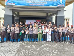 Polda Jateng Bersama Elemen Mahasiswa Membagikan Bansos Untuk Masyarakat