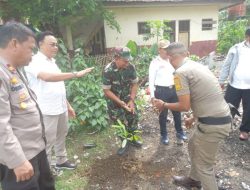 Camat Bersama Babinsa Koramil 13 Kedungwaringin Beraksi Dalam Program Jumat Bersih