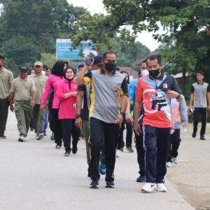 Olahraga Bersama Kapolres Sekadau Dalam Rangka Peringatan HKGB ke-70