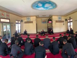 Satbrimob Polda Kalbar Kembali Menggelar Kegiatan Pembinaan Rohani dan Mental Dimasing-Masing Tempat Ibadah