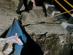 Hujan Dengan Intensitas Tinggi Akibatkan Tanah Longsor Hingga Putus Akses Warga di Cigombong Bogor