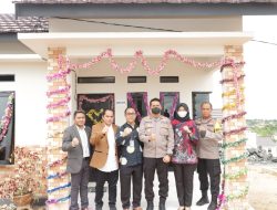 Kapolres Banjar Saksikan Bank BTN Serah Terimakan Kunci Rumah Subsidi ke Personil Polri