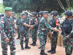 kolonel Inf Deni Rejeki (Danrem 081/DSJ) Bersama Kasdam V Brawijaya meninjau dan berikan Arahan Anggota Yonif 511 di Merauke