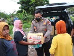Dalam Rangka HUT Humas Polri ke-71, Bidhumas Polda Kalbar Bagikan 200 Paket Sembako