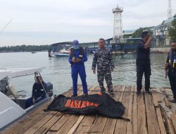 TNI AL SIGAP LAKSANAKAN SAR DAN EVAKUASI JENAZAH TANPA IDENTITAS