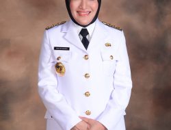 Sukses Pimpin Bojonegoro, Bupati Anna Mu’awanah Raih Penghargaan Santri of The Year 2022