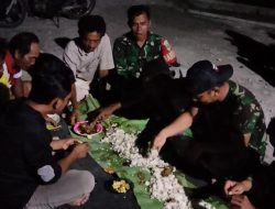 Melalui Nasi Liwet Satgas TMMD ke 115 Bangun Kebersamaan