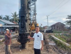 Anggota DPRA Fraksi PKS Meninjau Langsung Pembangunan Jembatan Dan Kubah Mesjid