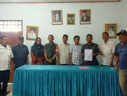 Lurah Benteng, Babinsa Dan Ketua LKK Kelurahan Benteng Tandatangani Berita Acara Pemilihan Lingkungan Benteng Dua