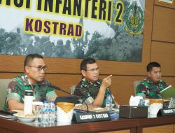 Mayjen TNI Syafrial Beri Pengarahan Kepada Satjar Divif 2 Kostrad Yang Sedang Melaksanakan Tugas Operasi Dalam Negeri