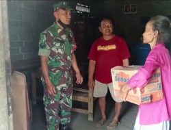 Bantu Kesulitan Warga Binaannya, Babinsa Koramil Ponggok Laksanakan Program Babinsa Masuk Dapur