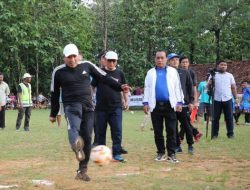 Pembukaan Turnamen Putra Kades Cup 2022 Bupati Sampang Tandai Dengan Tendangan Bola Pertama