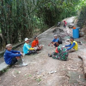 Dengan Komsos, Babinsa Lebih Dekat Dengan Warga Binaan