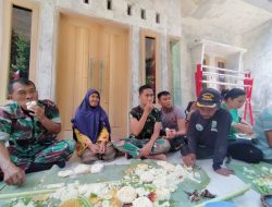 Seiring Berakhirnya Program TMMD Satgas TMMD ke-115 Jalin Kebersamaan Makan Bersama Dengan Warga
