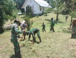 Beri Kenyamanan Saat Beribadah Satgas Pamtas Yonif 132/BS Bersama Masyarakat Bersihkan Gereja