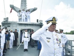 Wadan Lantamal XII Pimpin Upacara Tabur Bunga di KRI Karotang-872