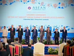 Presiden Jokowi dan Ibu Iriana Hadiri Upacara Pembukaan KTT ASEAN Kamboja