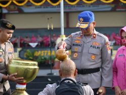 Penyiraman Air Bunga Sebagai Tanda Dibukanya Bintra Lemdik Dan Orientasi Pengenalan Lingkungan PAG Gelombang II TA. 2022