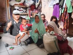 Saung Pajajar 5 dan FSTP Sambangi Penderita Gizi Buruk di Panunggangan Utara