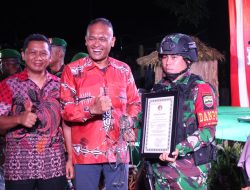 Satgas Pamtas Yonif 132/BS Menerima Penghargaan Dari Danrem 172/PWY
