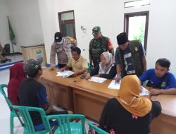 Anggota Koramil 11 Pebayuran Kodim 0509 Berikan Pendampinganpembuatan Akta Kelahiran bagi Warga