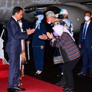 Presiden dan Ibu Iriana Tiba di Solo