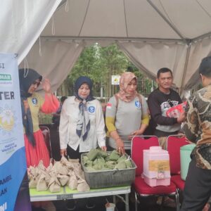 Stand Dapur Umum Diwa Center Ramai Dikunjungi Wartawan, Keamanan, Panitia dan Peserta Muktamar Muhammadiyah ke 48 