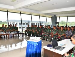 Komandan Pangkalan Utama TNI AL XII Pontianak Laksamana Pertama TNI Suharto Buka Latihan Keamanan Laut Tahap II TA. 2022