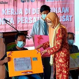 Jemput Bola Kolaborasi DWP Pusat Dengan Dukcapil, 1.028 Dokumen Adminduk Diterbitkan di Karawang