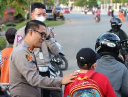 Patutu di Contoh,Demi Menyapa Warga Kapolres Ketapang AKBP Yani Permana Turun Langsung ke Jalan Raya