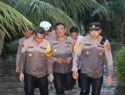 Kapolres Baru Bara AKBP Jose Fernandes,S.I.K Kunjungi Lokasi Banjir dan Dirikan Dapur Umum