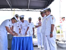 Komandan Satrol Lantamal XII Pimpin Sertijab Komandan KAL Lemukutan 1-12-15 Lantamal XII/ Pontianak