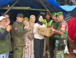 Relawan Selatan Koramil 12 Serangbaru Nekad Distribusikan Bantuan Korban Bencana Alam Cianjur di Lokasi Cugunag