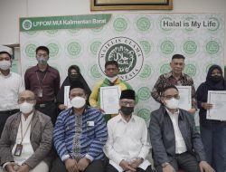 Sebanyak 25 UMKM Binaan PLN Lolos Verifikasi,Terima Penetapan Sertifikasi Halal dari LPPOM MUI Kalbar