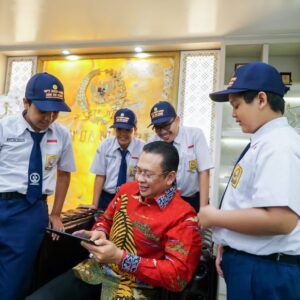 Ketua MPR RI Bamsoet Dukung Siswa Labschool Kebayoran Ciptakan Game Edukasi ‘4D Trash Game’