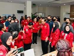 Saat Presiden Kenalkan Menteri dan Staf Khusus Pada Mahasiswa