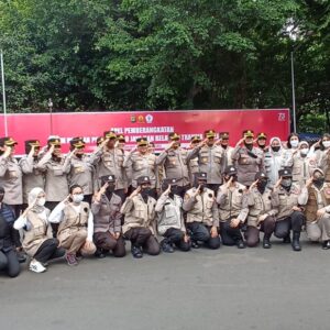 Polwan Polda Metro Jaya Dikerahkan ke Posko Bencana Gempa Bumi di Cianjur