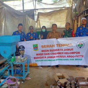 Bangkitkan Ekonomi Apdes Bersama Babinsa Berikan Dukungan Budidaya Jamur Tiram