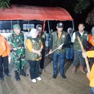 Dalam membantu Korban Bencana Alam, Komandan Koramil 01 Tambun Gelar Latihan di Camping Ground Alam Posko Jambore Relawan