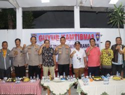 Sambangi warga di Taman Royal Cipondoh, Kapolres Metro Tangerang Kota ajak Guyub Kamtibmas