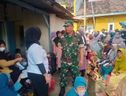 Babinsa Koramil 13 Kedungwaringin Saksikan Langsung PT Pos Indonesia Salurkan BLT BBM Kepada Ratusan warga Desa Waringinjaya