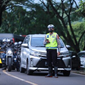 KABID HUMAS POLDA JABAR : URAI KEMACETAN, POLRI LAKUKAN REKAYASA JALUR GUNA PERMUDAH SEGALA AKTIFITAS PASCA GEMPA CIANJUR