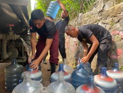 KABID HUMAS POLDA JABAR : POLRI TERJUN LANGSUNG, PENUHI KEBUTUHAN AIR BERSIH UNTUK WARGA TERDAMPAK GEMPA