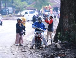 KABID HUMAS POLDA JABAR : POLRI HIMBAU WARGA SUPAYA TIDAK LAKUKAN FOTO /VIDEO DI LOKASI EVAKUASI LONGSOR GEMPA CIANJUR